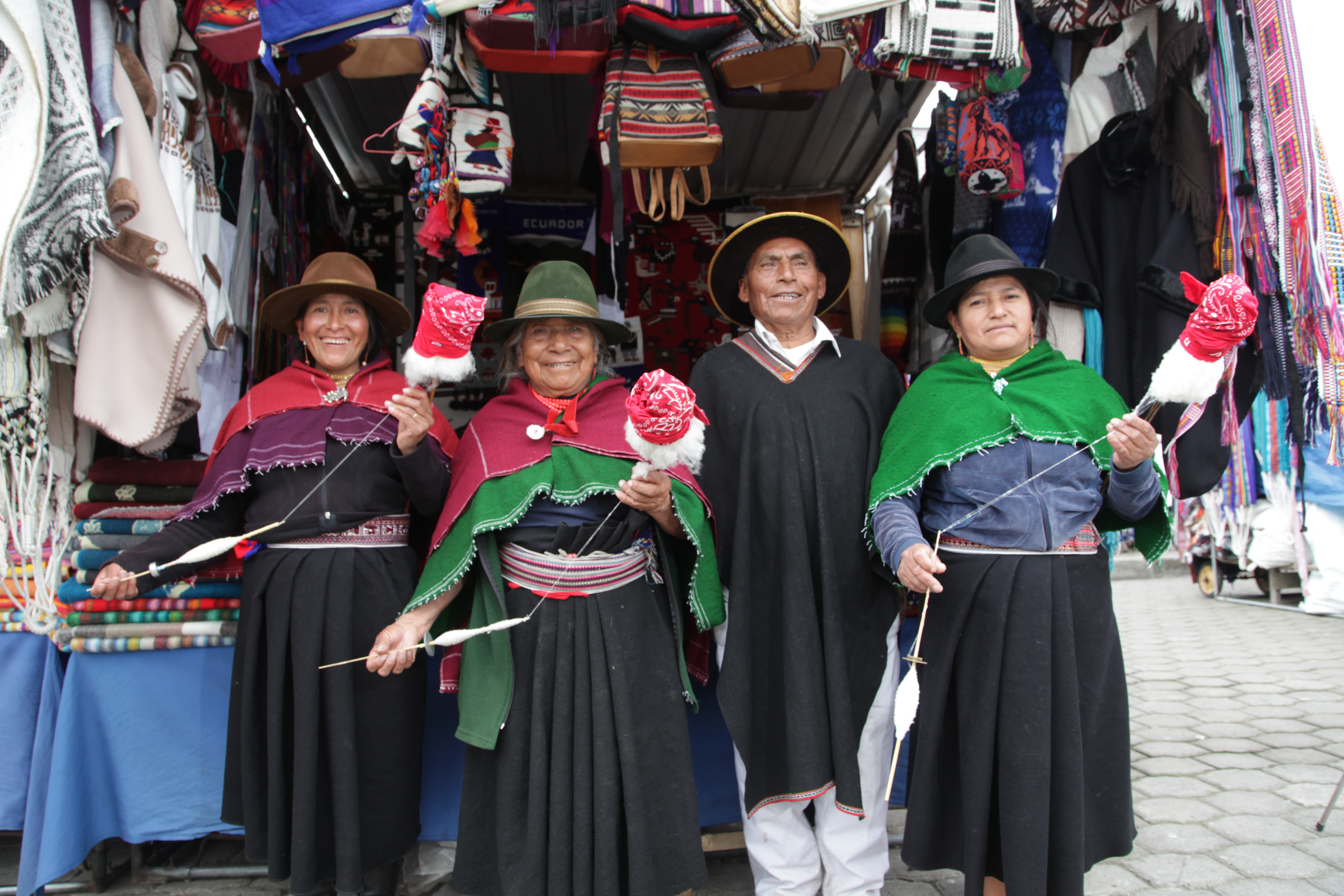 Vestimenta indígena con identidad cultural, referente del turismo de  Tungurahua – Ministerio de Turismo